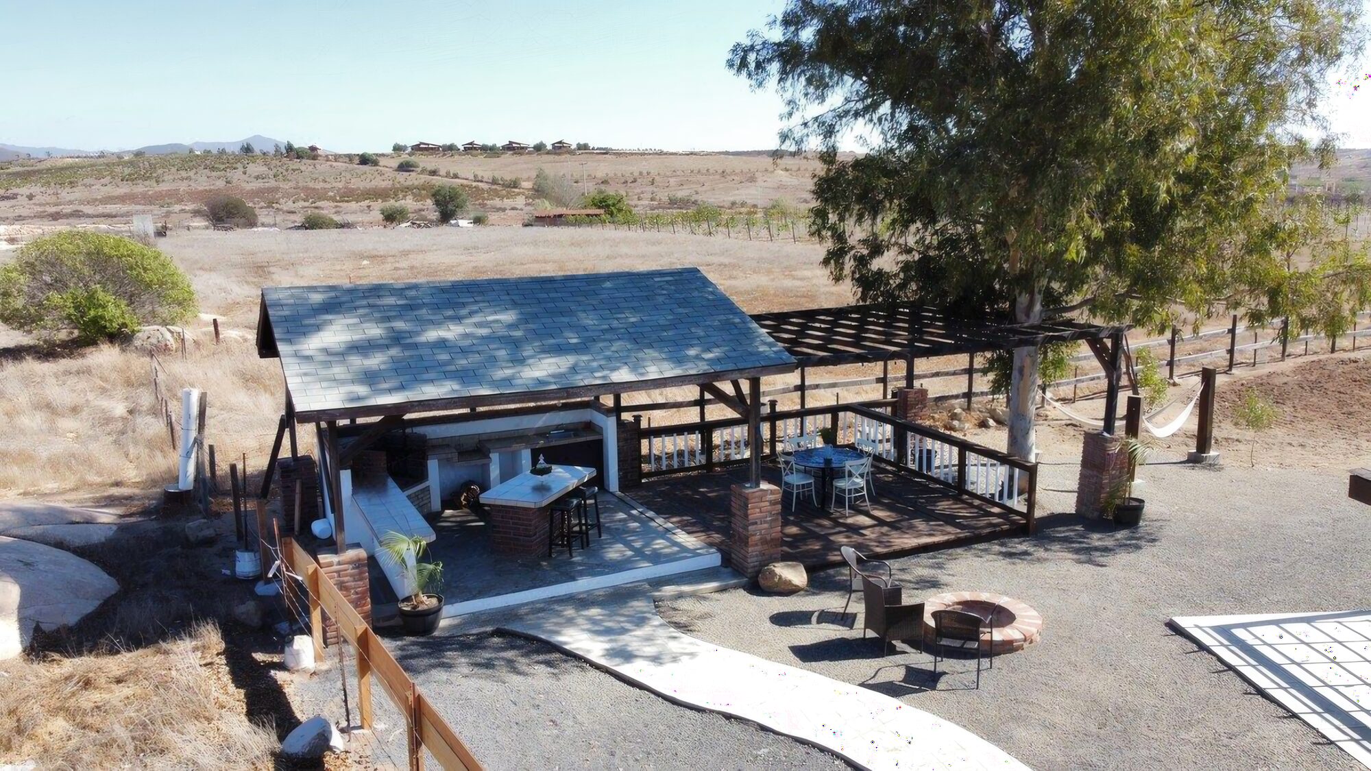 Pérgola con asador y área social